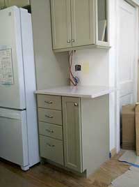 Counter overhang