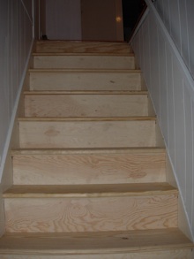 stairs, pine, risers, treads, stairway