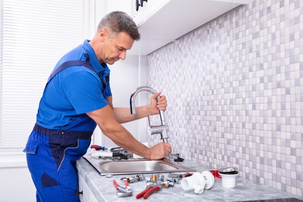 How to Install a Faucet - Advice from Bob Vila