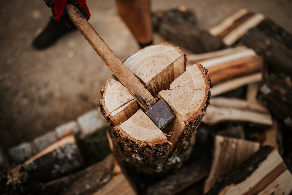 how to stack firewood splitting log