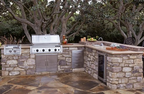 How To: Custom-Build The Ultimate Outdoor Kitchen