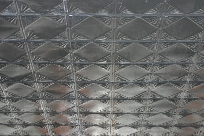 10 Great Looks in Tin Ceiling Tiles