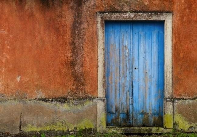 10 New Uses for Old Doors