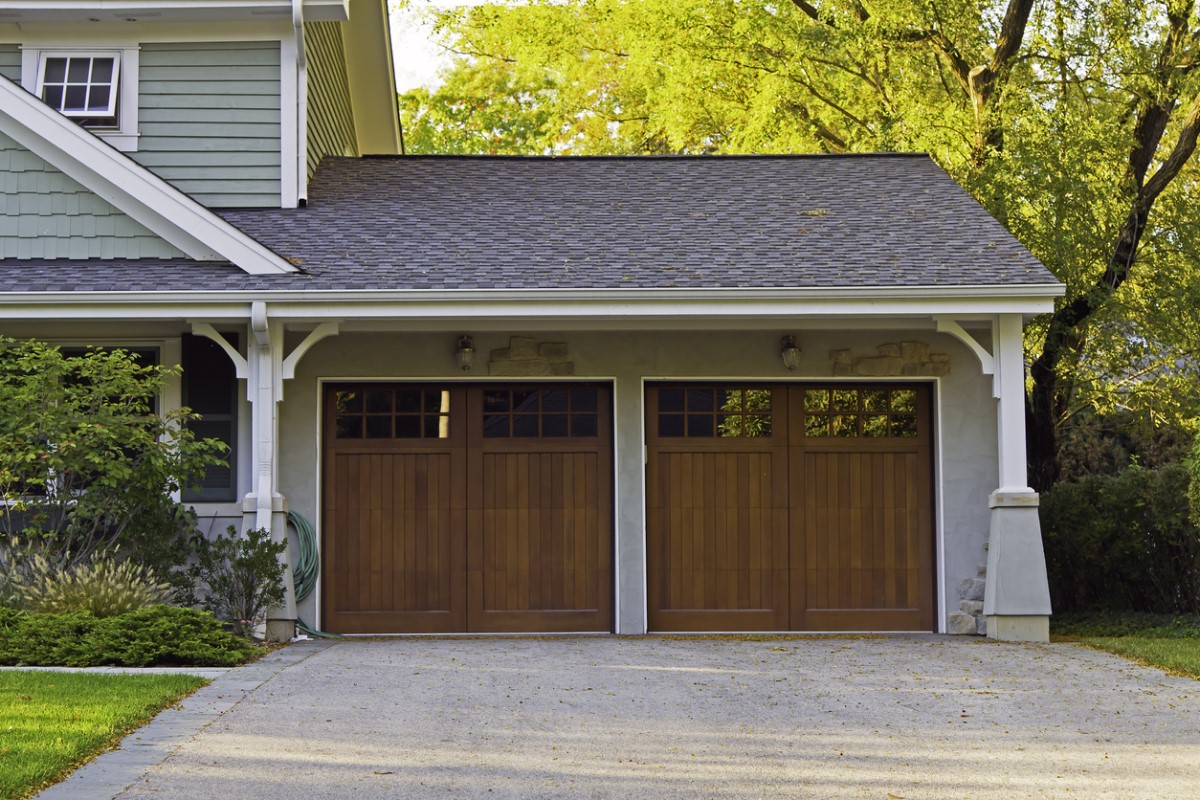 6 Types of Garage Door Materials to Know