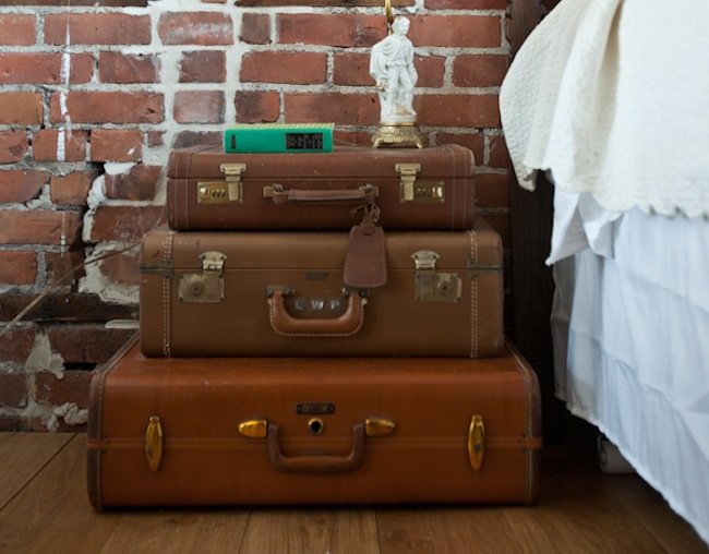 suitcase-nightstand