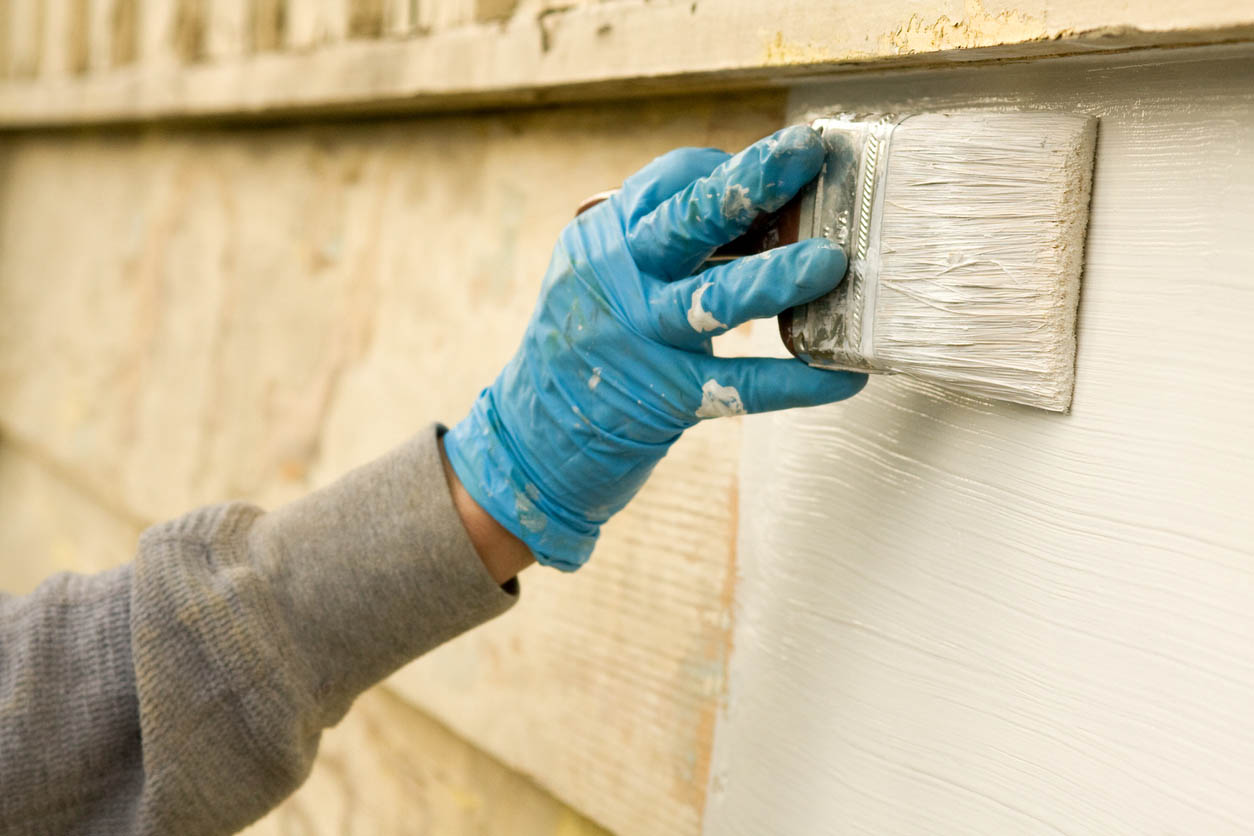 Latex vs. Oil Paint Advantages of Latex Exterior Paint