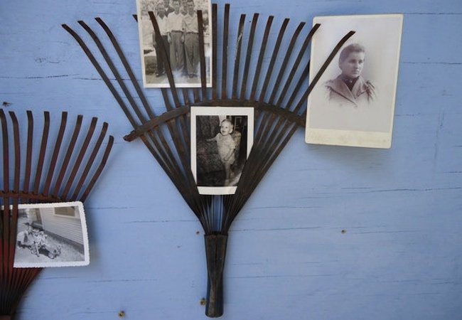 Repurposed Rake Projects - Picture Holders
