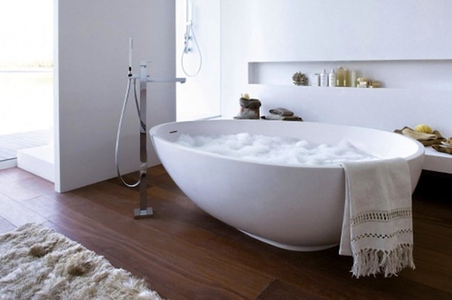 The Big Bathroom Remodeling Design Decision: Tub vs. Shower