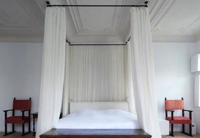 DIY Canopy Bed - Curtain Rod