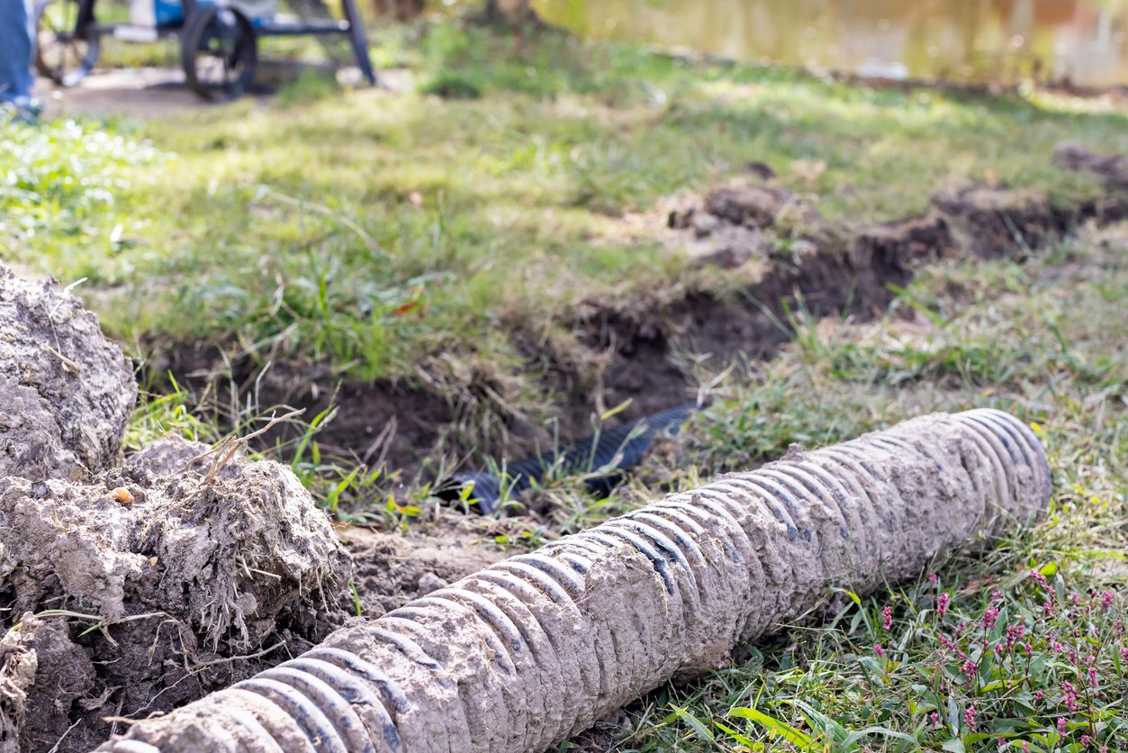10 DIY Yard Drainage Solutions to Protect Your Home’s Foundation