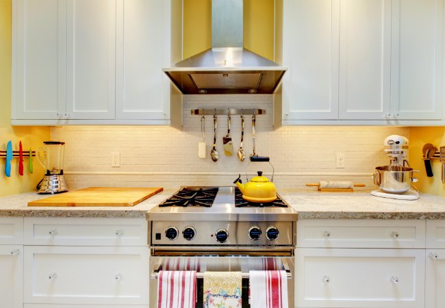 Bob Vila Radio: Cutting the Crud on Your Kitchen Cabinets