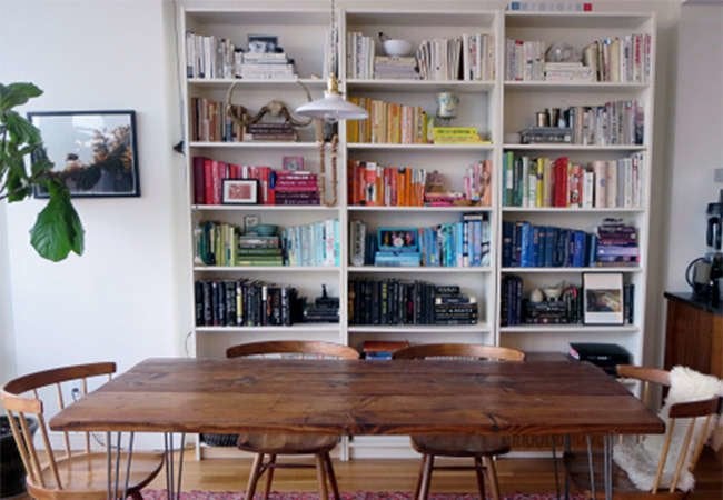 Dos and Don'ts of Arranging a Bookshelf