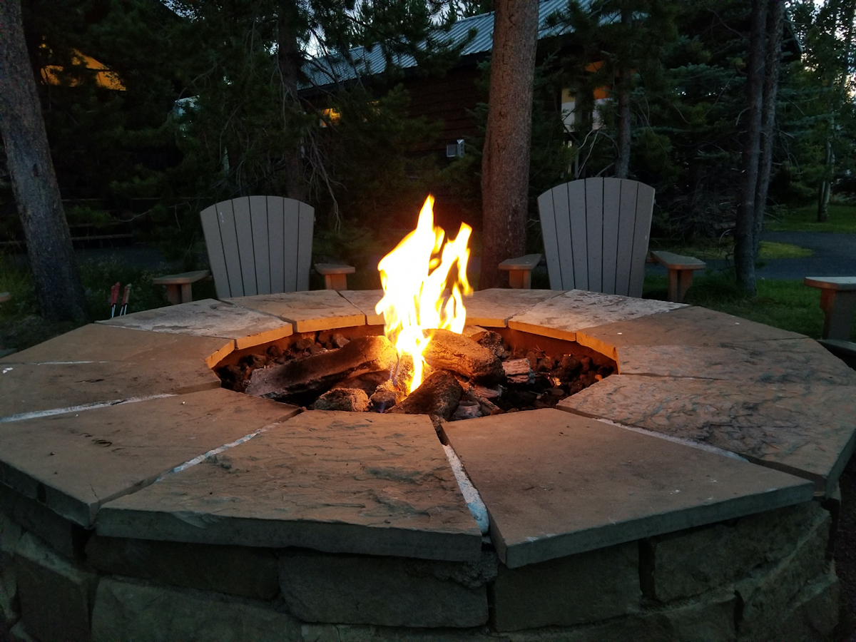 diy fire pit made with pavers