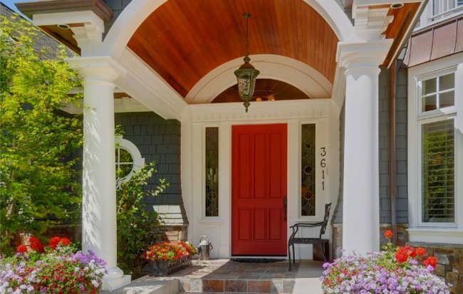10 Welcoming Front Door Paint Colors