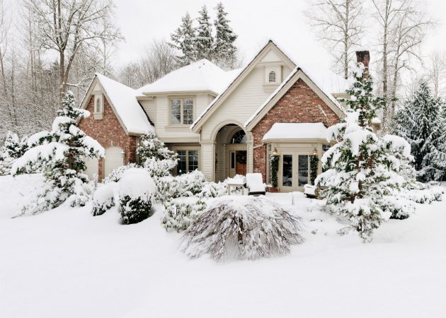 Hold Down the Fort: Home Security Tips for Holiday Vacations