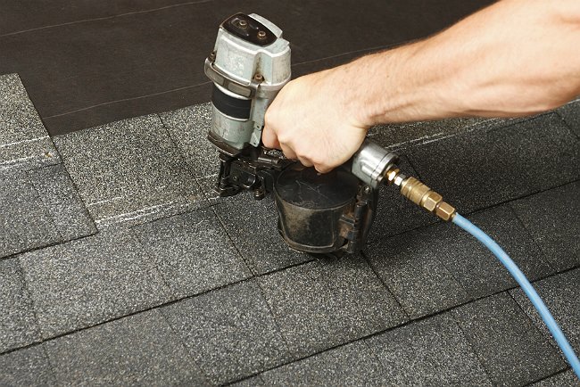 4 Tips for Repairing a Leaky Roof
