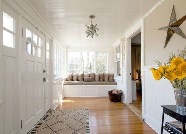 7 Things Every Entryway Needs