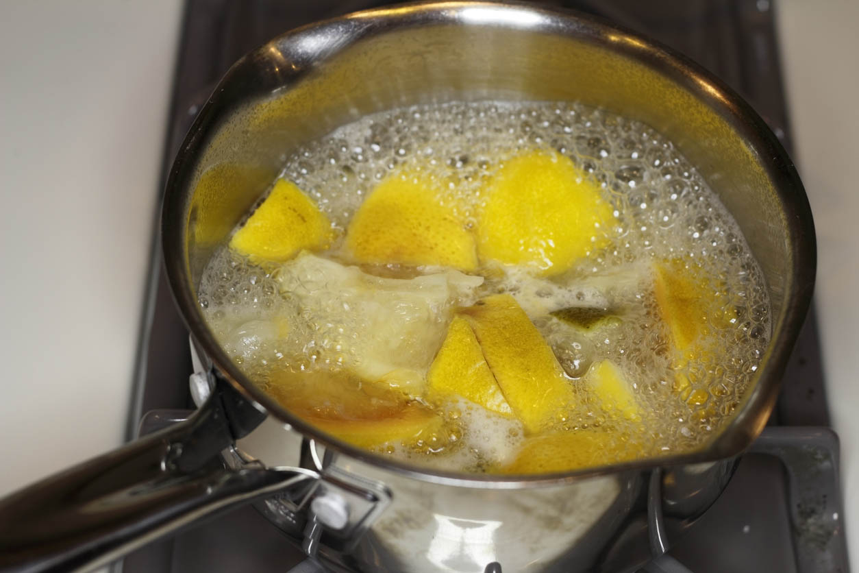 How to Clean a Burnt Pot - Boiling Lemons