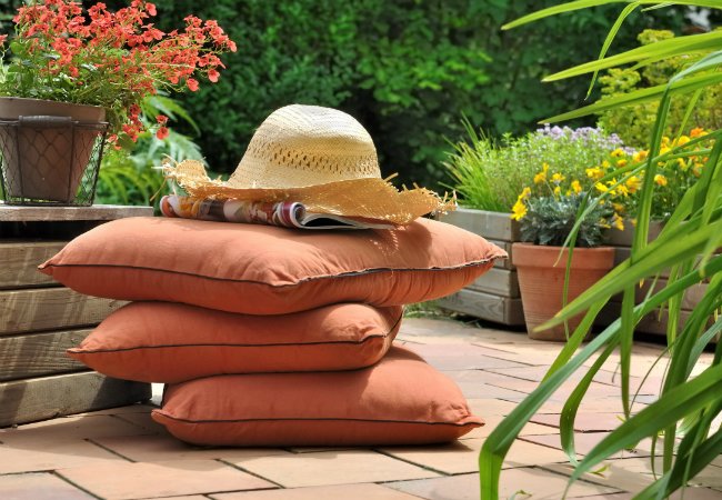How to Clean Outdoor Cushions 