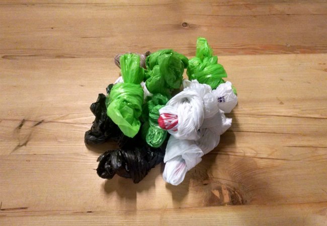 How To Store Plastic Bags - Knotted