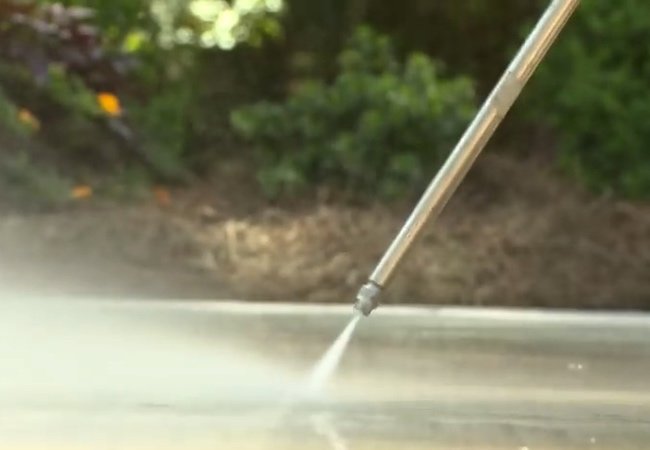 How to Resurface a Concrete Driveway - Pressure Washing Detail