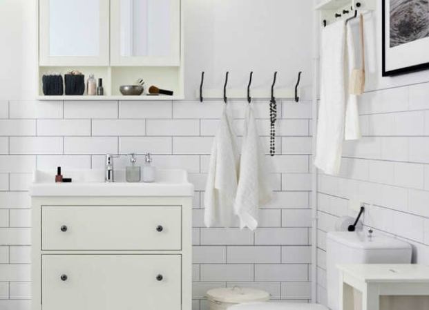 Make Your Own Vanity: 12 Inventive Bathroom Rehabs