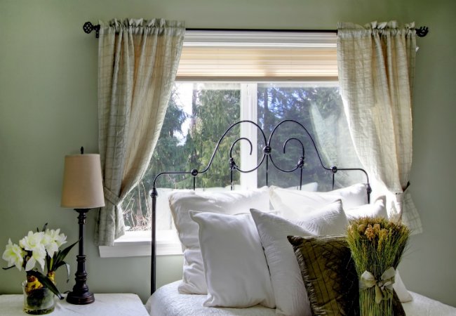 Weekend Projects: 5 Clever Designs for a DIY Curtain Rod