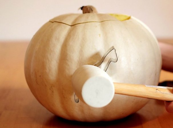 Genius! DIY Pumpkin Keg