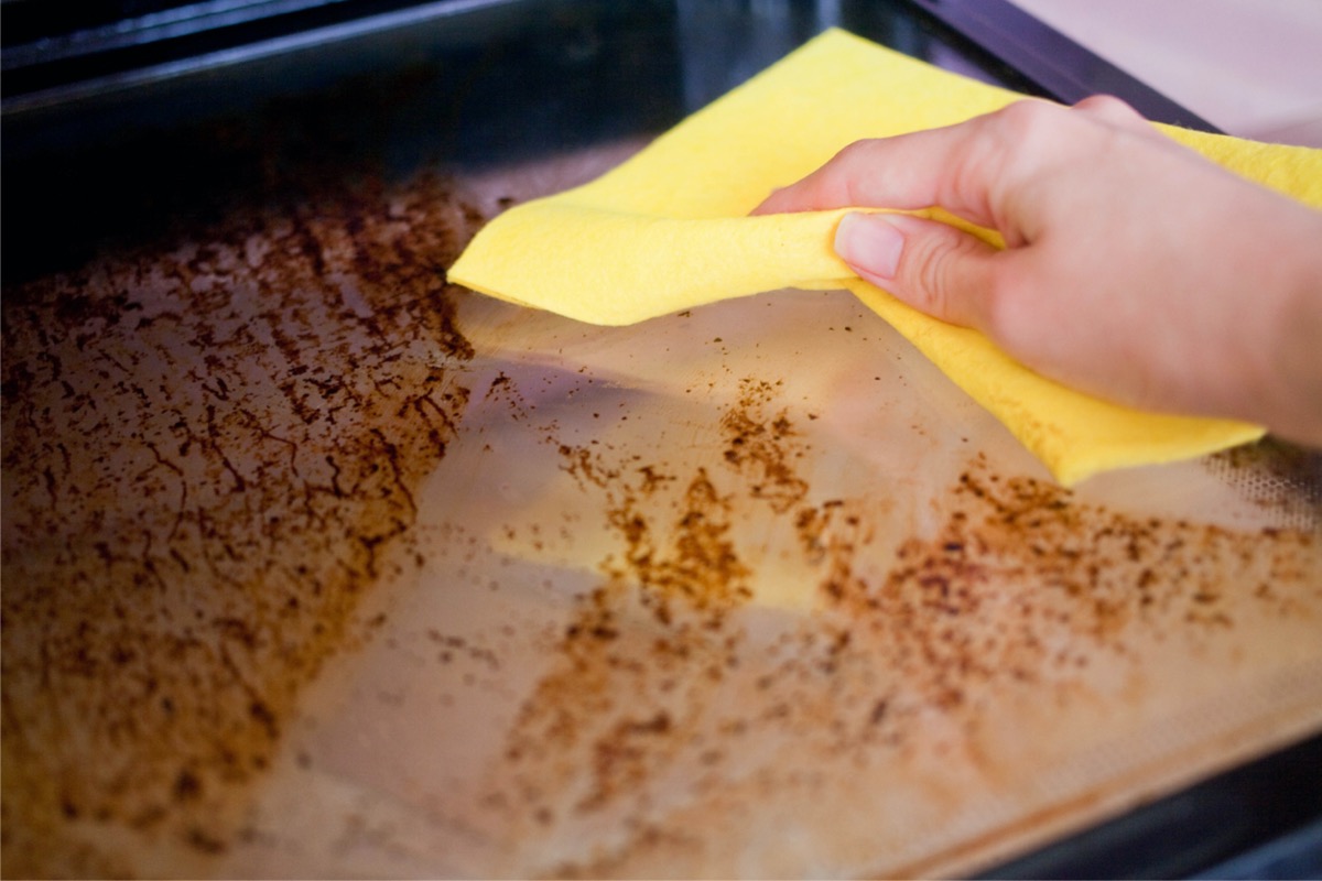 how to clean oven glass