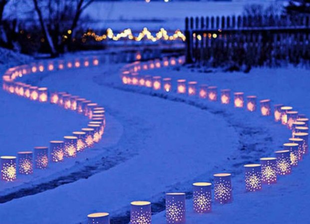 10 Inventive Outdoor Lighting Projects to DIY for the Holidays
