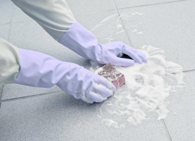 How To: Make Your Own Grout Cleaner