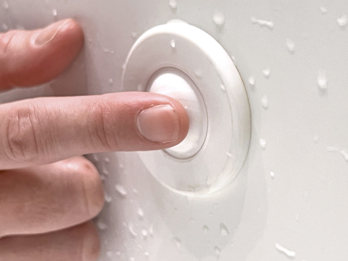 How to Clean a Jetted Tub (No More Gunk in the Water!) Bob Vila