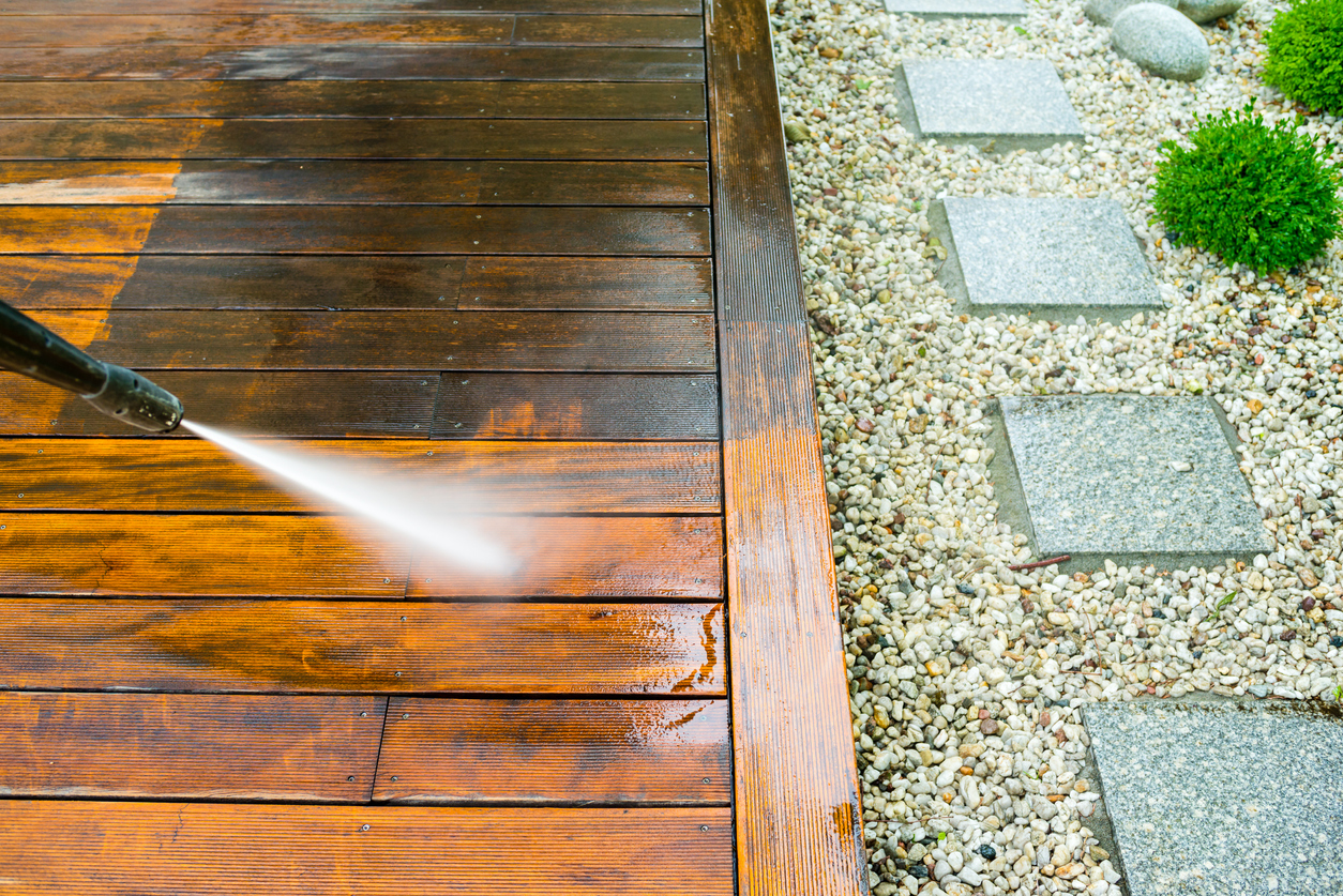 Deck Maintenance - Cleaning with a Pressure Washer