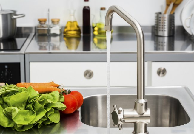 How to Clean a Stainless Steel Sink