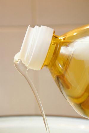 How to Remove Paint from Plastic - with Vegetable Oil