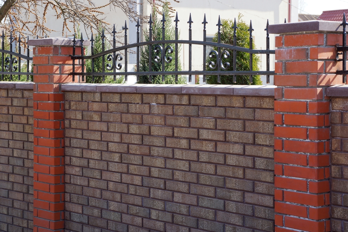 fencing materials - brick fence
