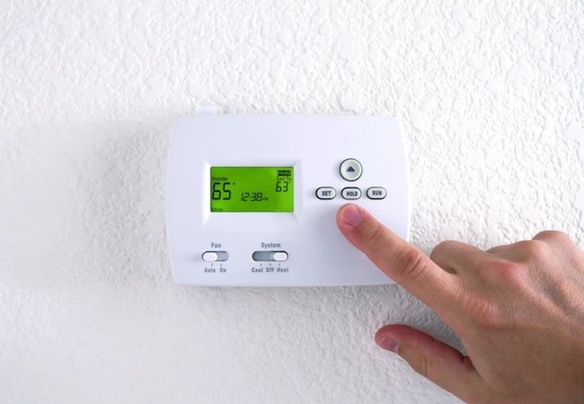 How Long Does an Air Conditioner Last? - Thermostat Bottom