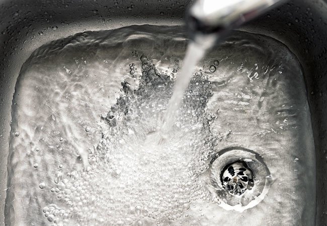 Clearing a Clogged Sink - Do's and Don'ts