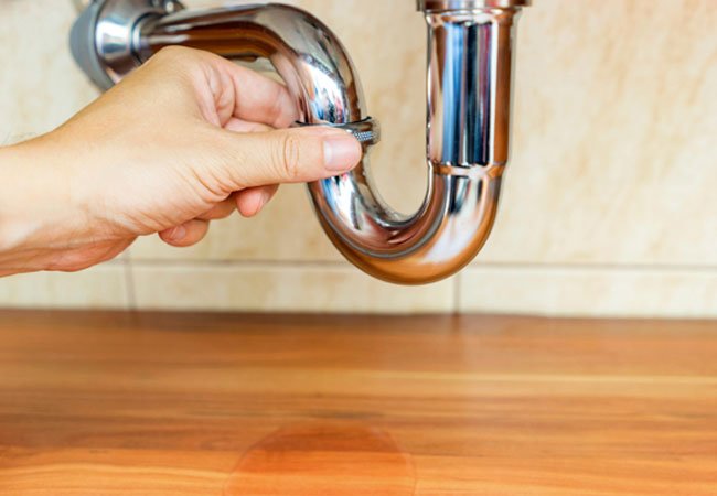 Clearing a Clogged Sink - Do's and Don'ts
