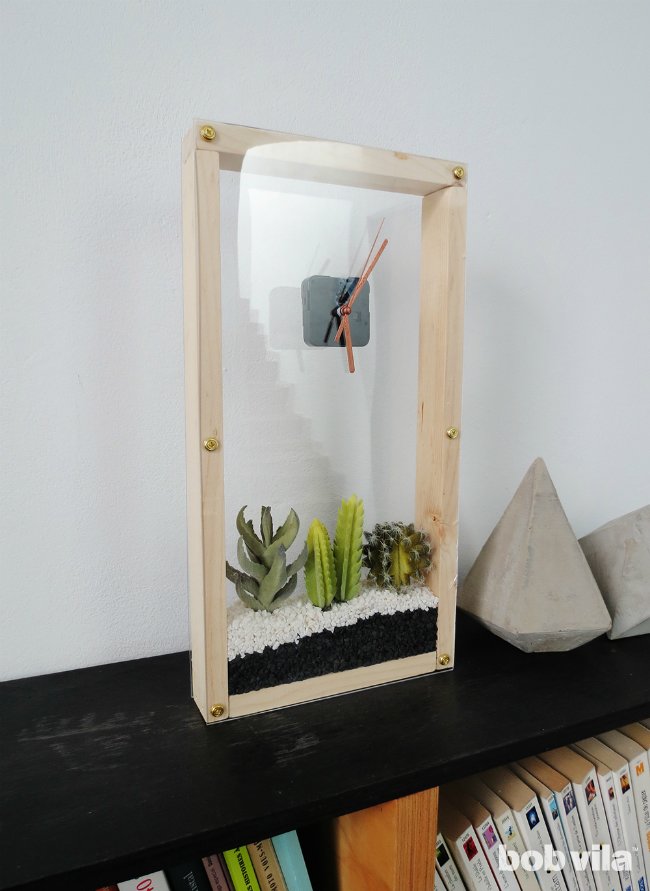How to Make a Clock that Houses Succulents
