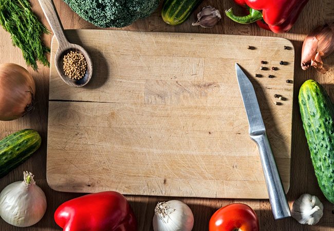 How to Clean a Wooden Cutting Board