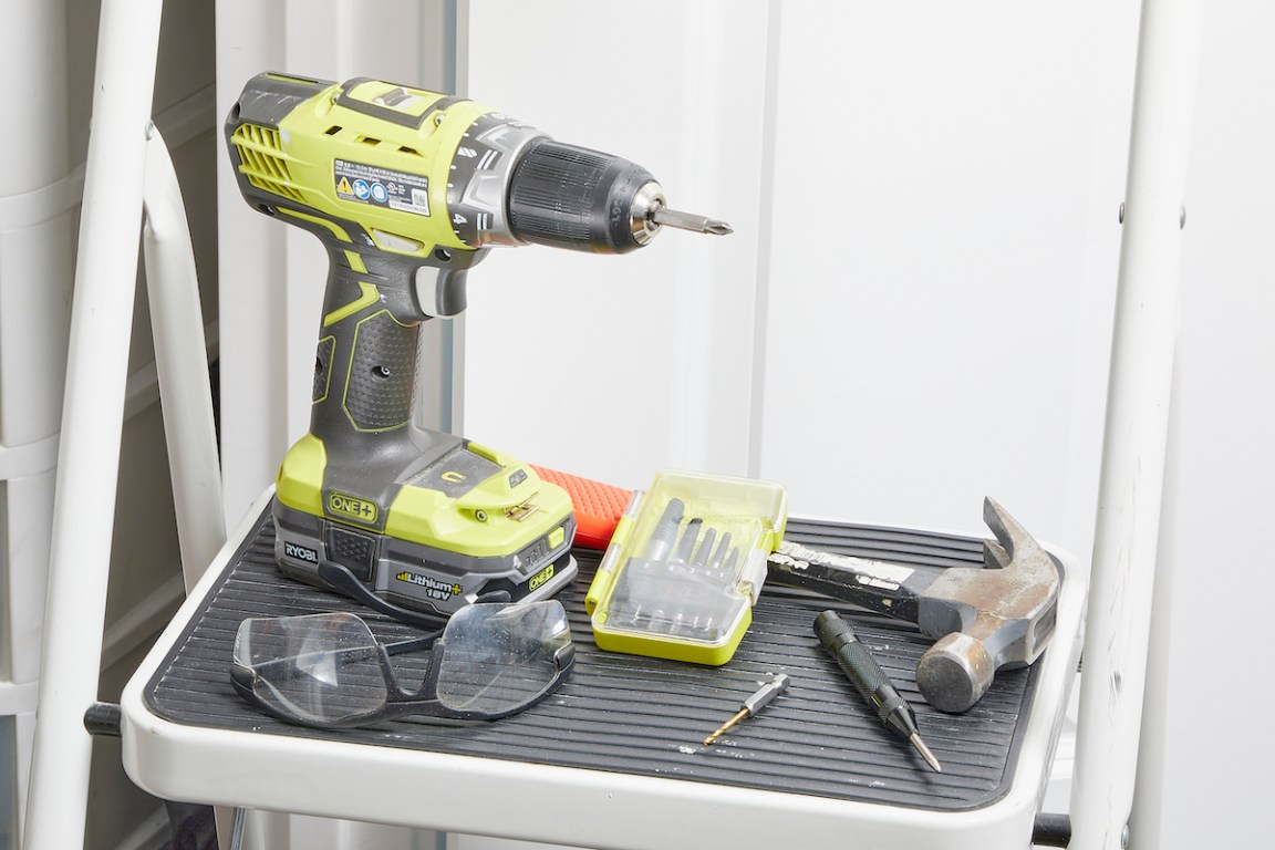How to Use a Screw Extractor