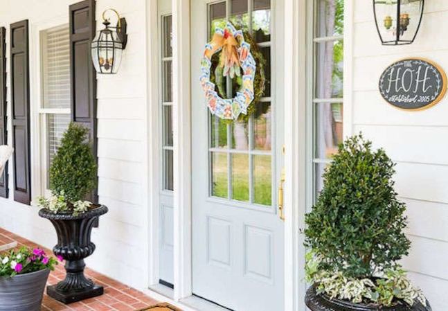 14 Eye-Catching Options for Your Front Door