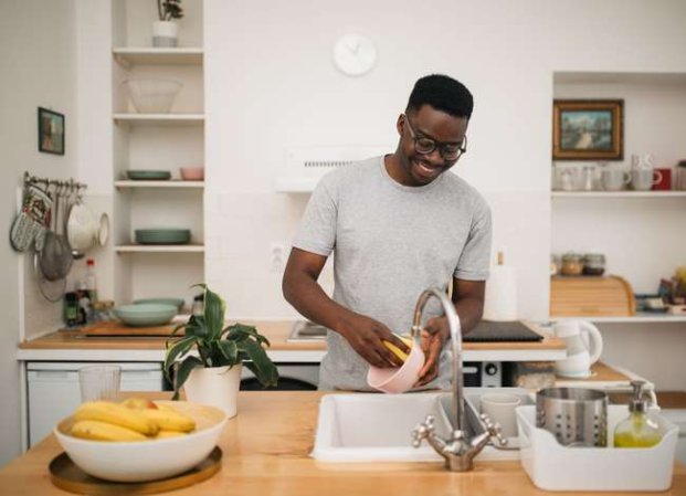 14 Things You Should Always Keep Near the Kitchen Sink