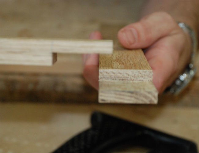 7 Sturdy Types of Wood Joints - The Notched Lap Joint