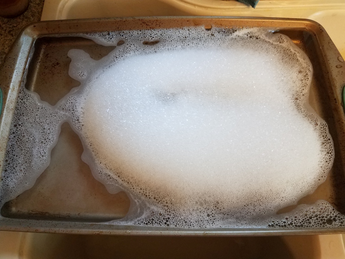 how to clean cookie sheets - bubbly white foam soak