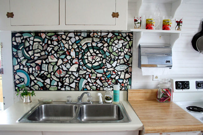 DIY a Removable Backsplash with Cracked Dishes