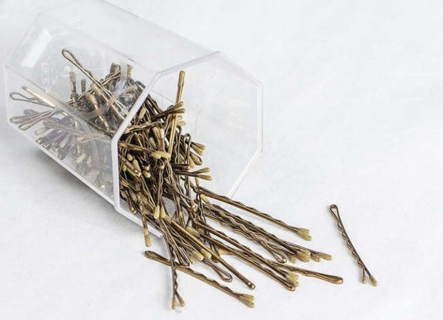 11 Weird Ways to Use a Bobby Pin