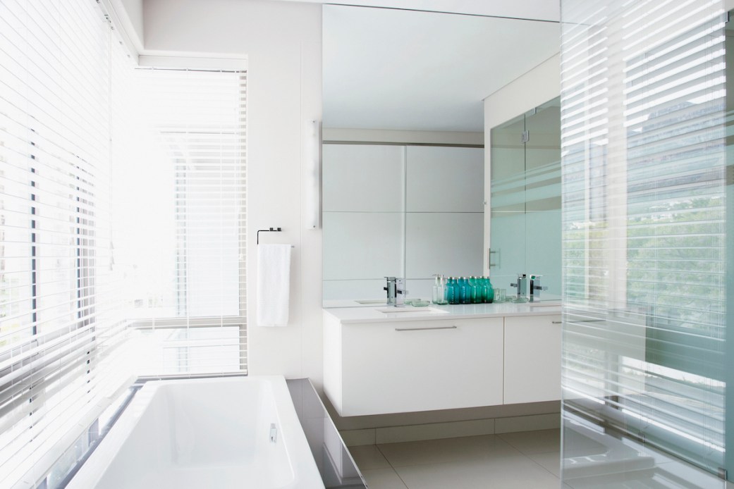 How to Remove a Wall Mirror