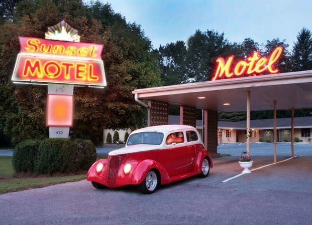 15 Classic Roadside Motels You Can Visit Along America’s Highways